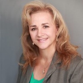 Headshot of Dawn Skaggs